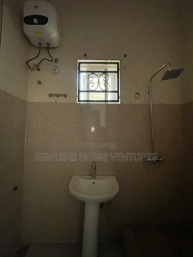Furnished 3bdrm Duplex in Orchid, Chevron for rent