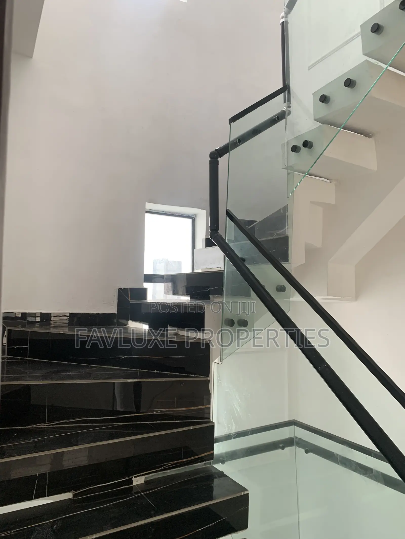 5bdrm Duplex in Royal Pine, Lekki Phase 2 for sale