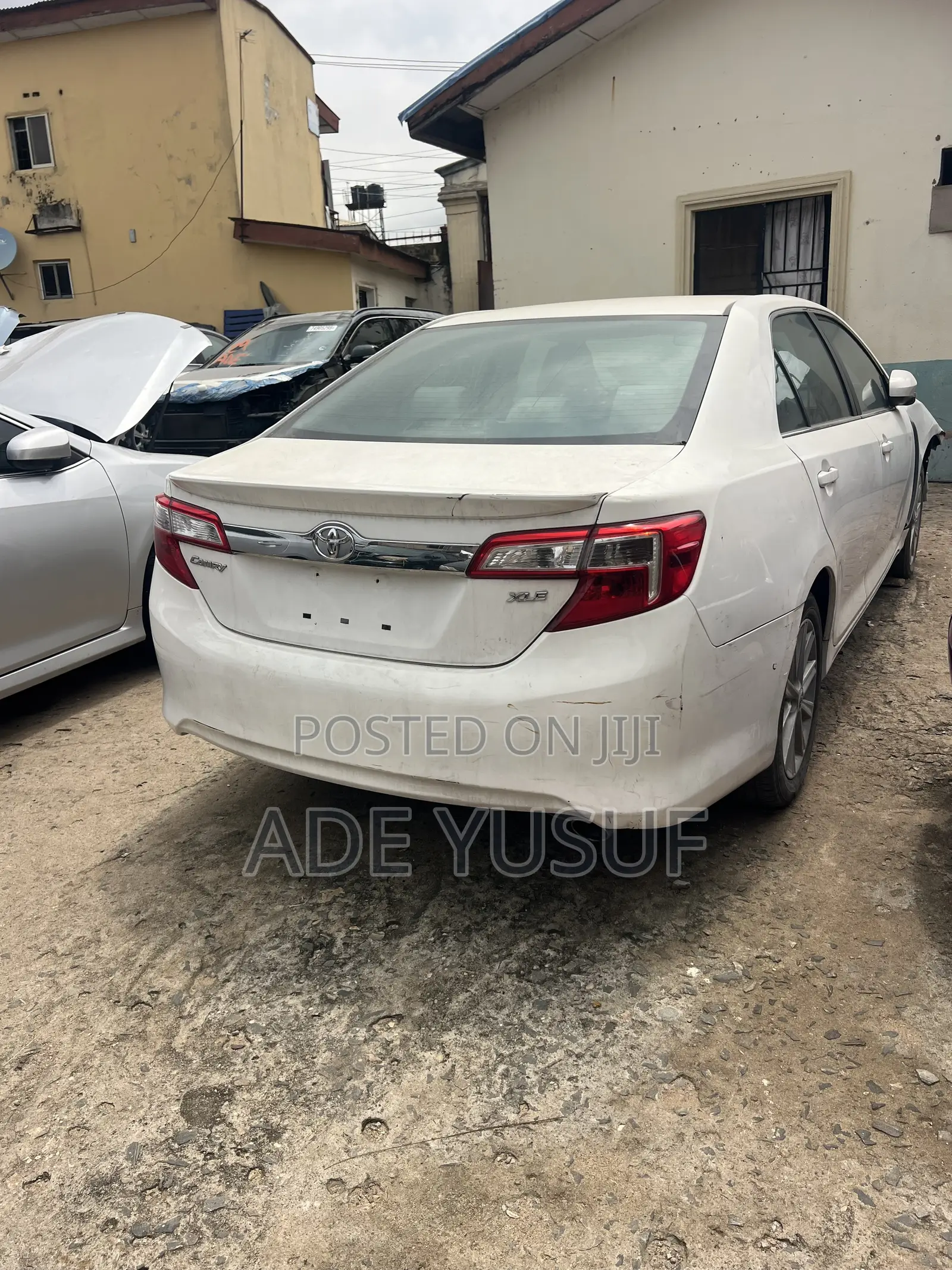 Toyota Camry XLE 4dr Sedan (3.5L 6cyl 6A) 2014 White