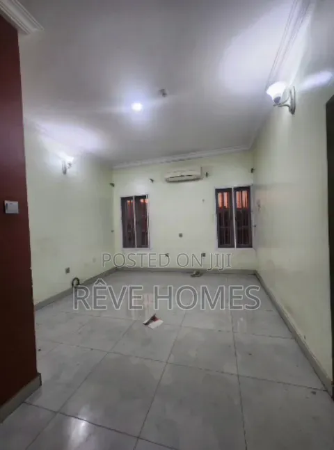 3bdrm Apartment in Yaba for rent