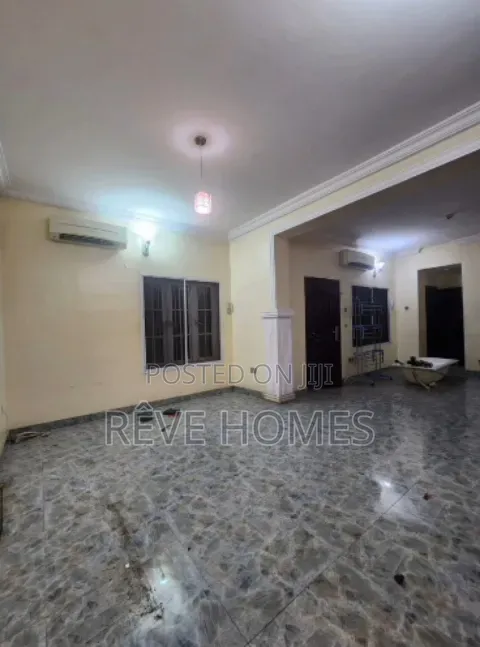 3bdrm Apartment in Yaba for rent