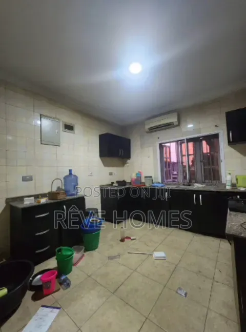 3bdrm Apartment in Yaba for rent