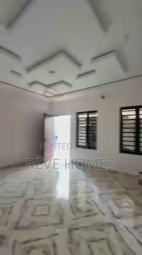 2bdrm Apartment in Pedro, Shomolu / Shomolu for rent