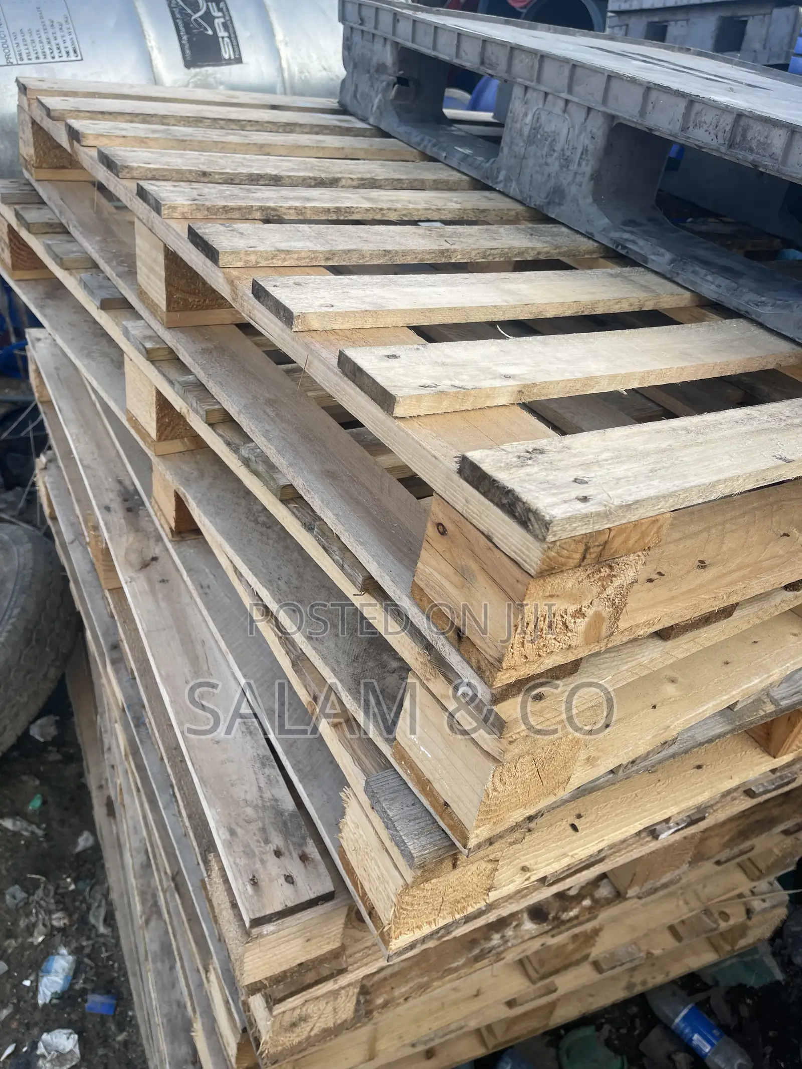 110cm X 110cm Heavy-Duty Wooden Pallet – Warehouse Logistics Pallet