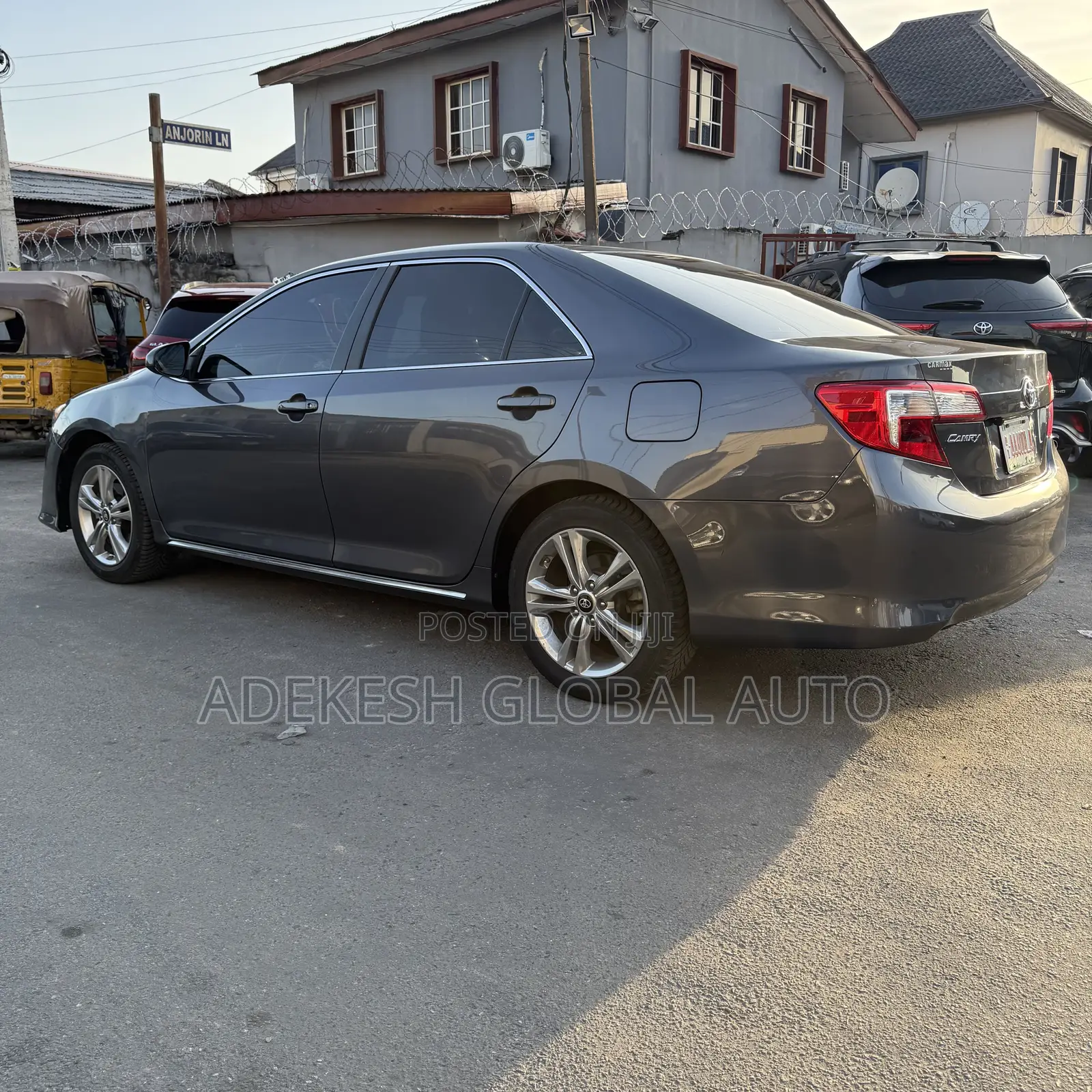 Toyota Camry LE 4dr Sedan (2.5L 4cyl 6A) 2013 Gray