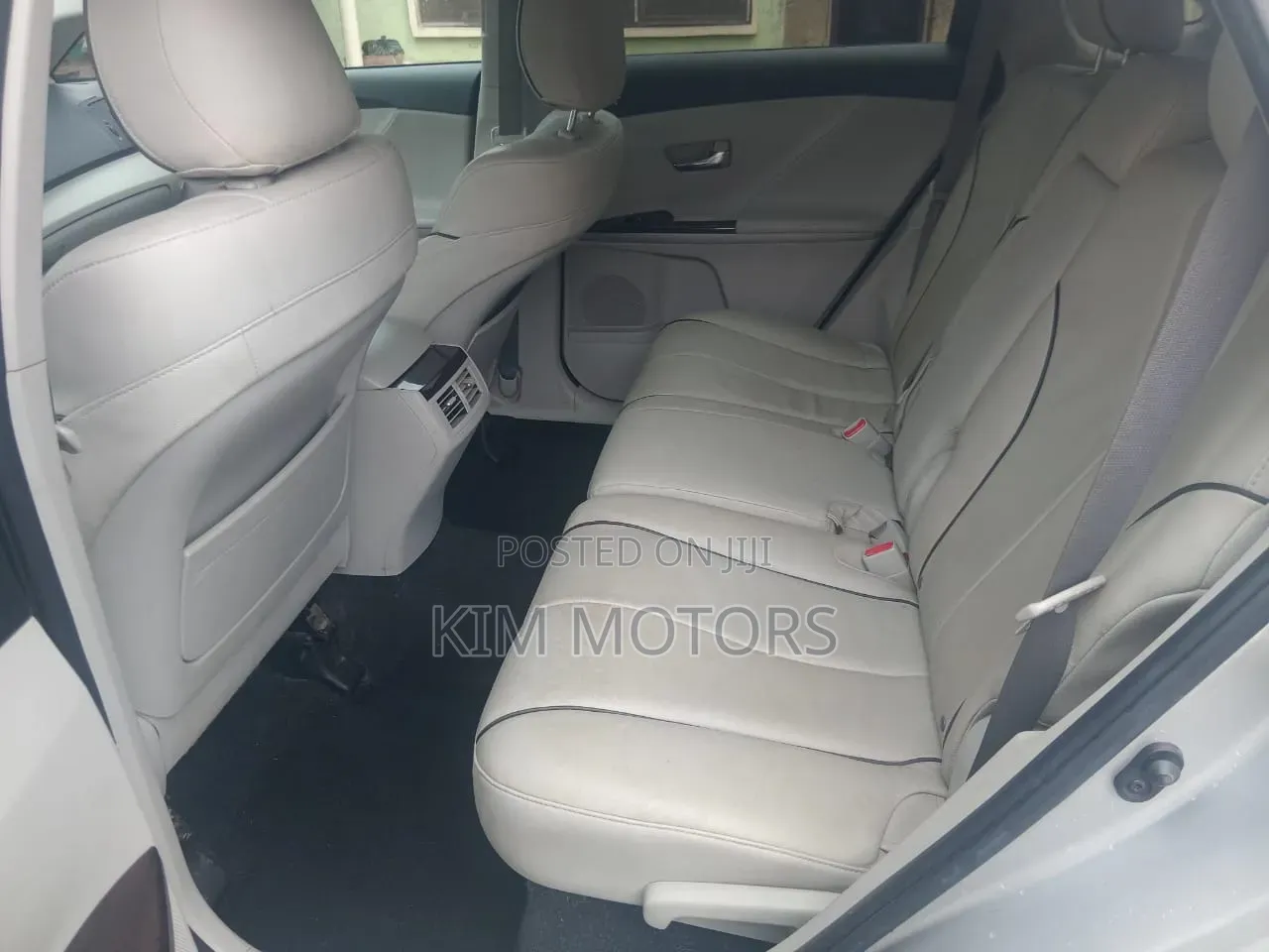 Toyota Venza AWD 2010 Silver