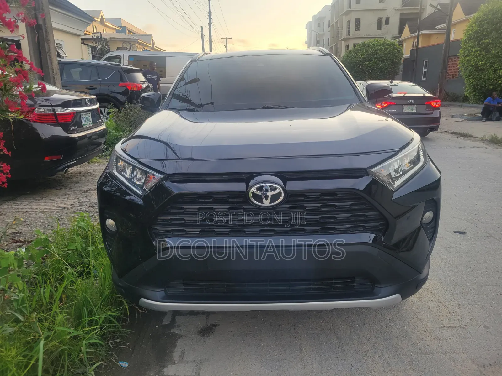 Toyota RAV4 XLE Premium 2021 Black
