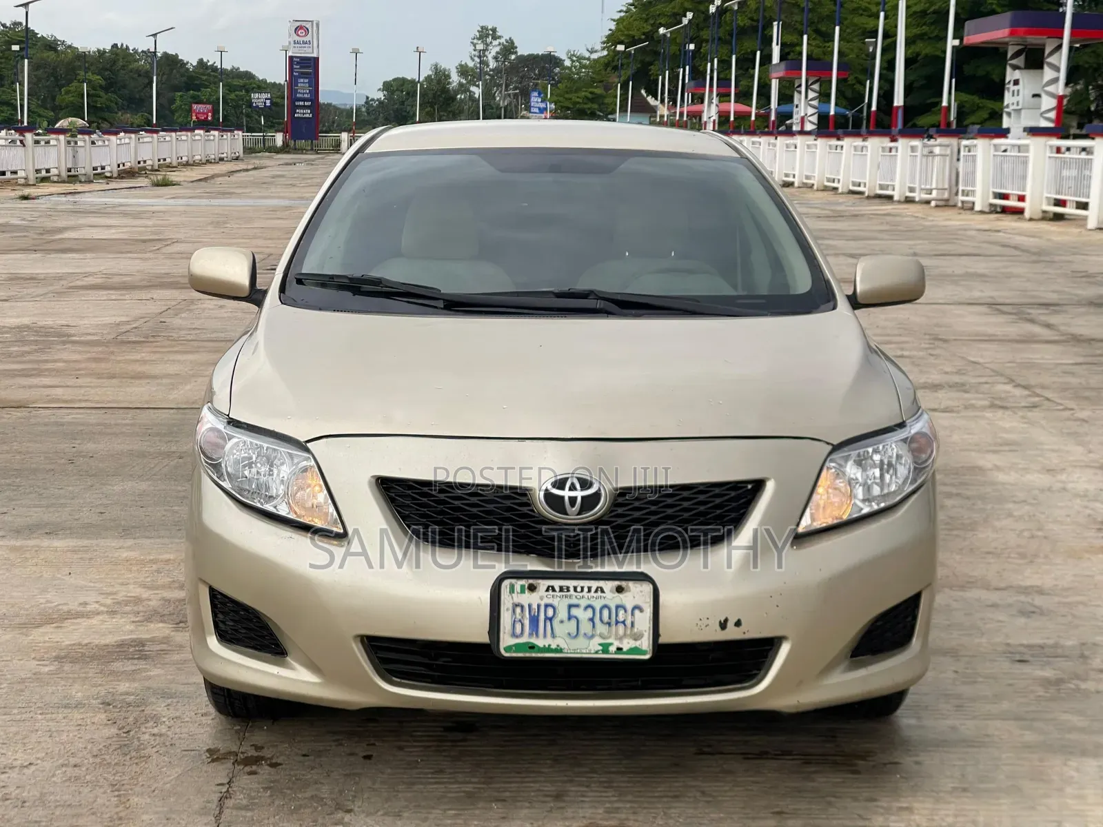 Toyota Corolla 2010 Gold
