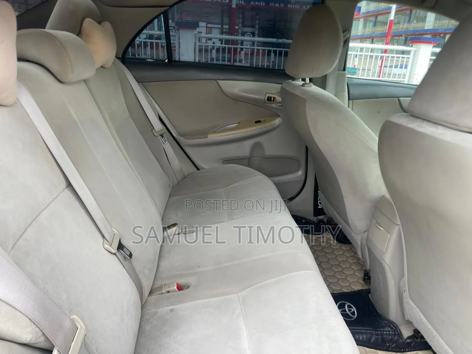 Toyota Corolla 2010 Gold