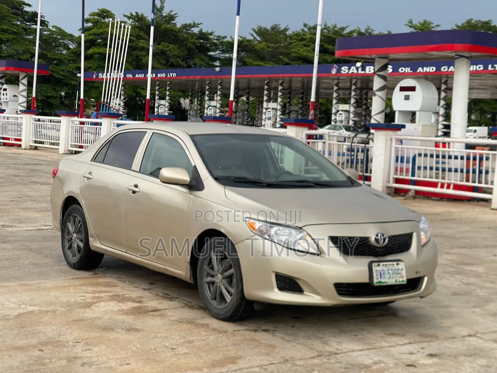 Toyota Corolla 2010 Gold