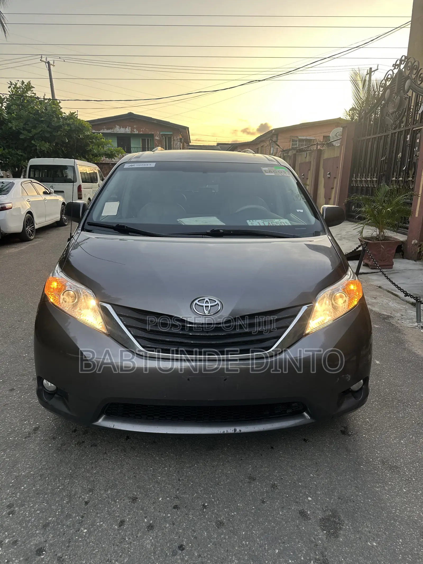 Toyota Sienna XLE 7 Passenger Mobility 2011 Gray