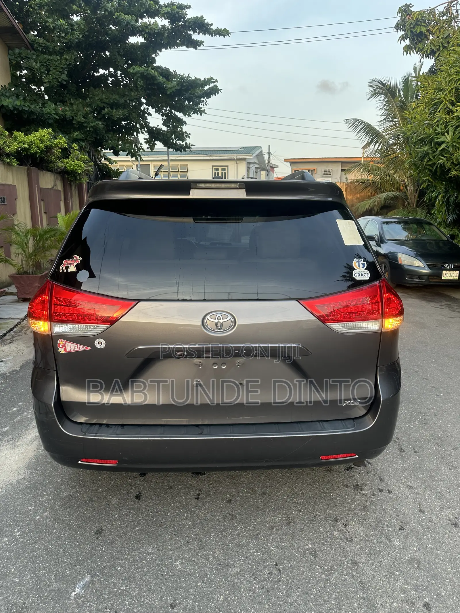 Toyota Sienna XLE 7 Passenger Mobility 2011 Gray
