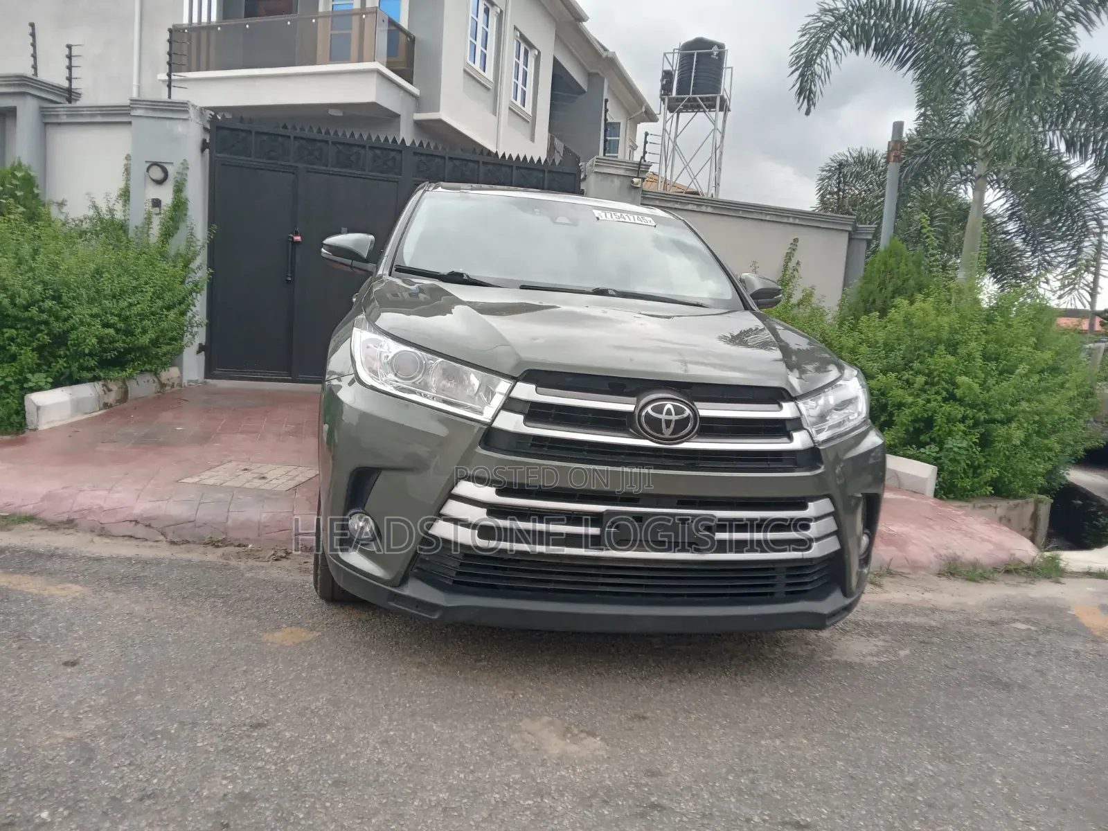 Toyota Highlander LE 4x4 V6 (3.5L 6cyl 8A) 2017 Green