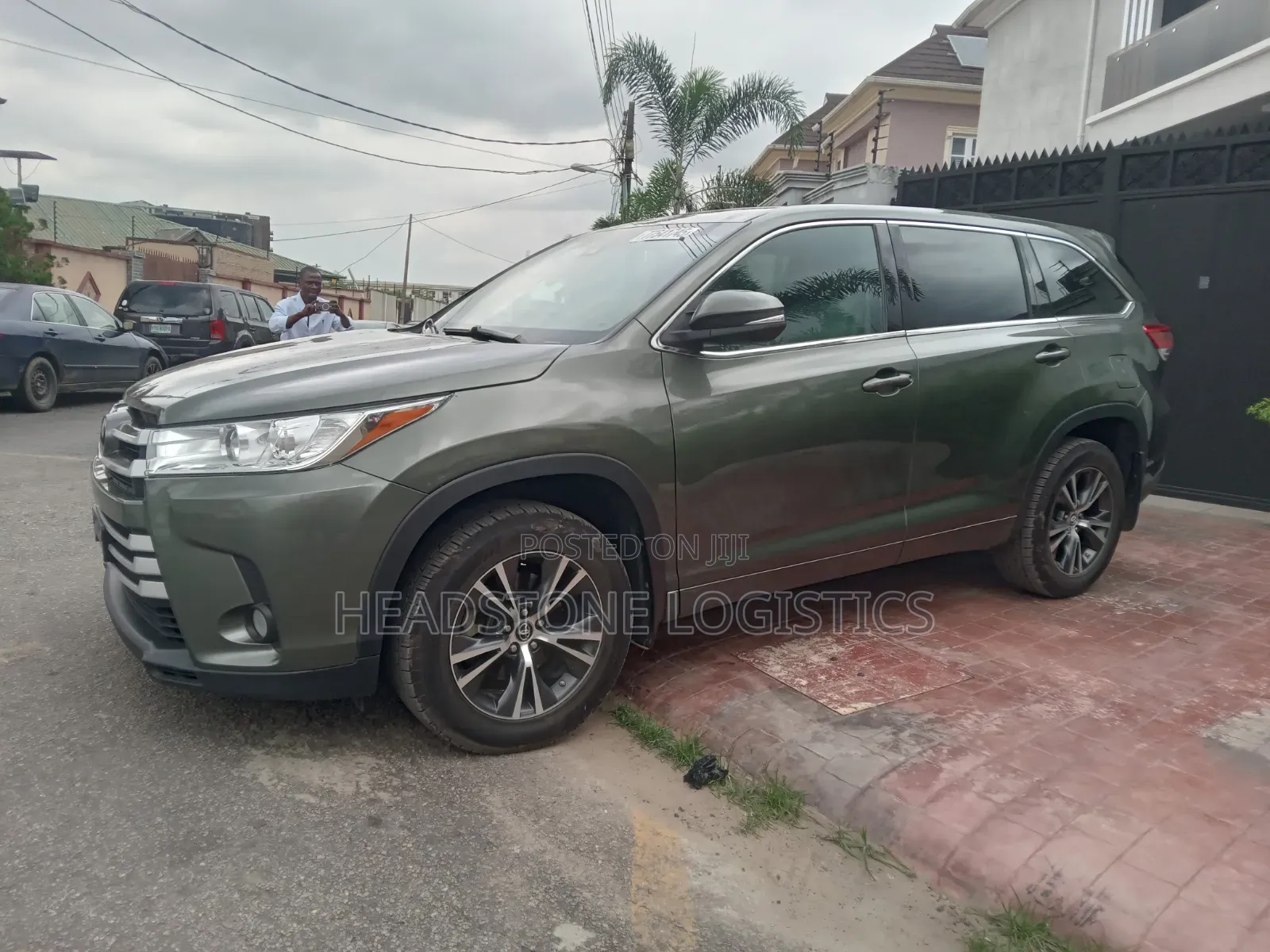 Toyota Highlander LE 4x4 V6 (3.5L 6cyl 8A) 2017 Green