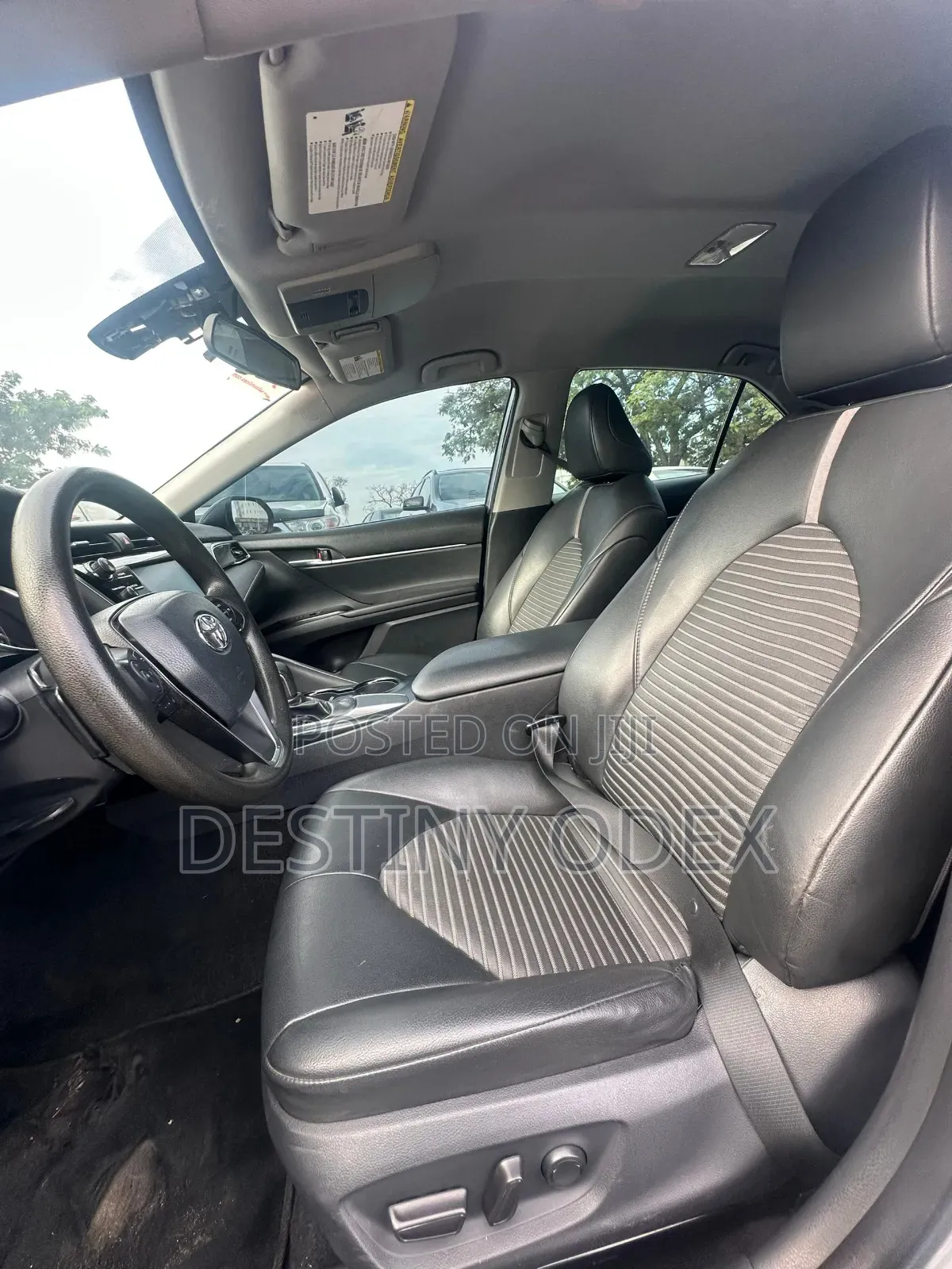 Toyota Camry SE (2.5L 4cyl 8A) 2019 Silver