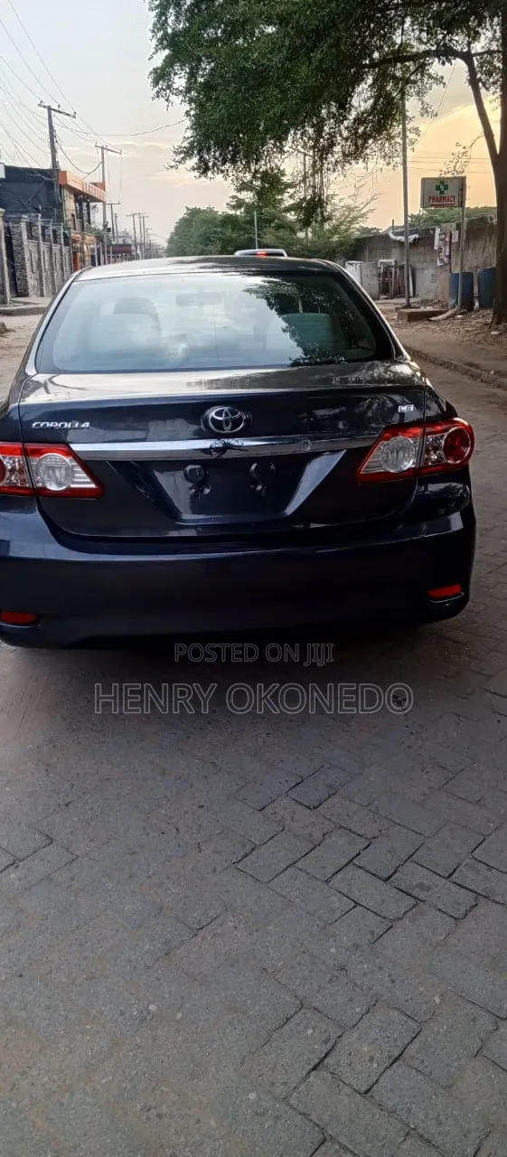 Toyota Corolla 2011 Gray