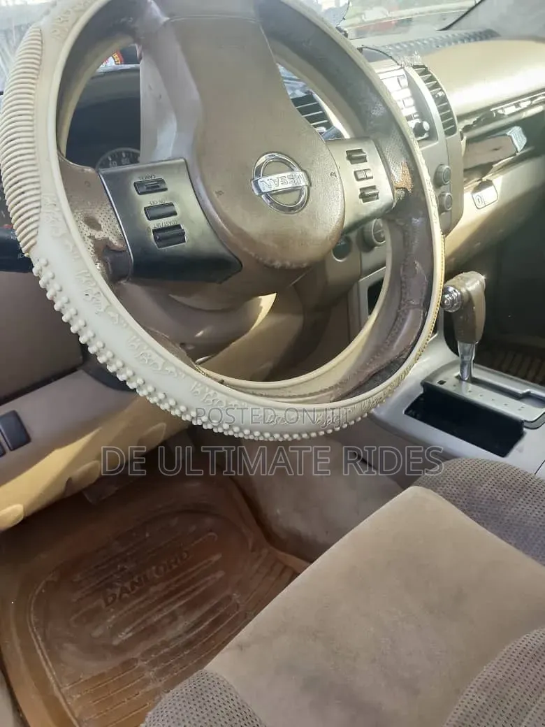 Nissan Pathfinder 2007 Silver