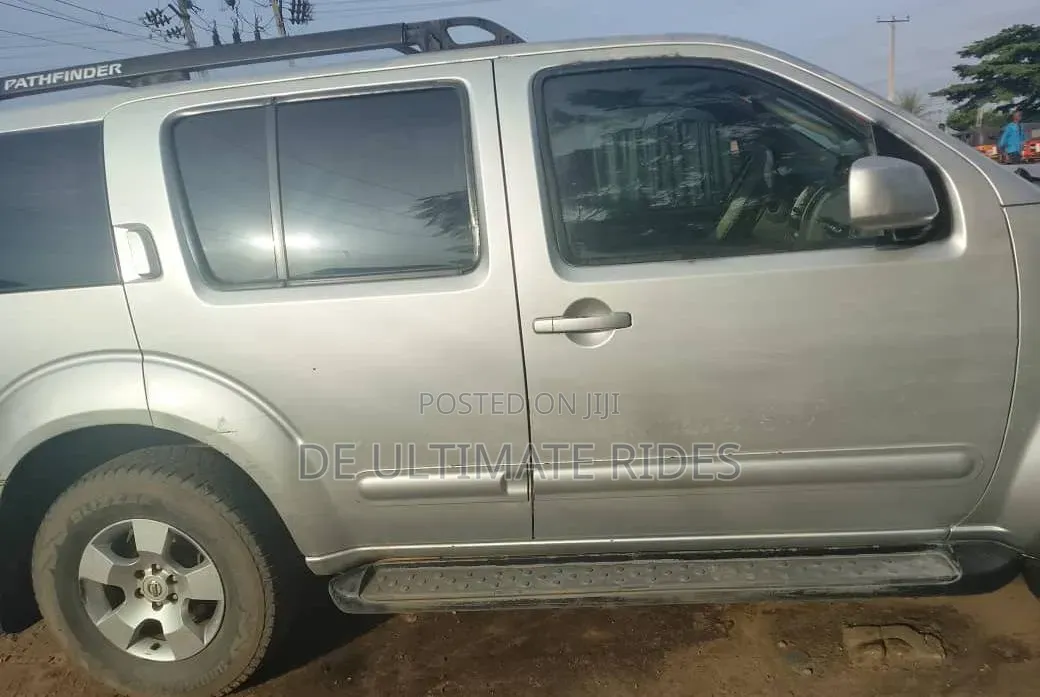 Nissan Pathfinder 2007 Silver