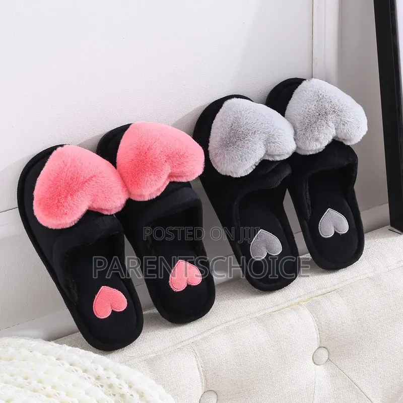 Women Plush Heart Slippers for Indoor Bedroom