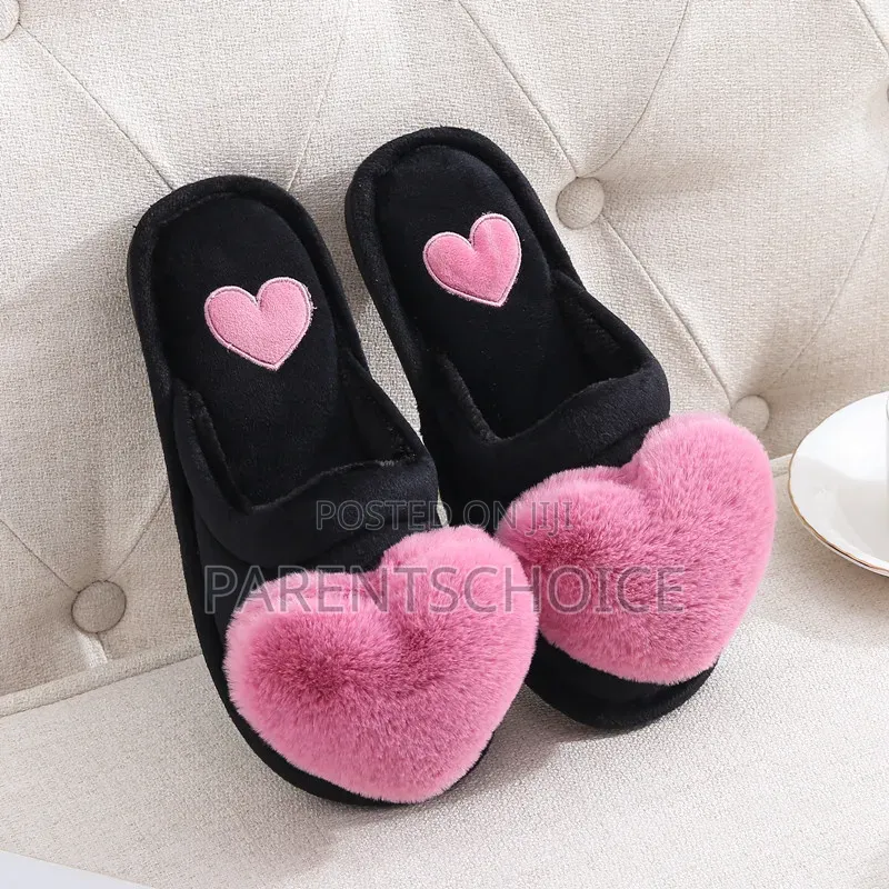Women Plush Heart Slippers for Indoor Bedroom
