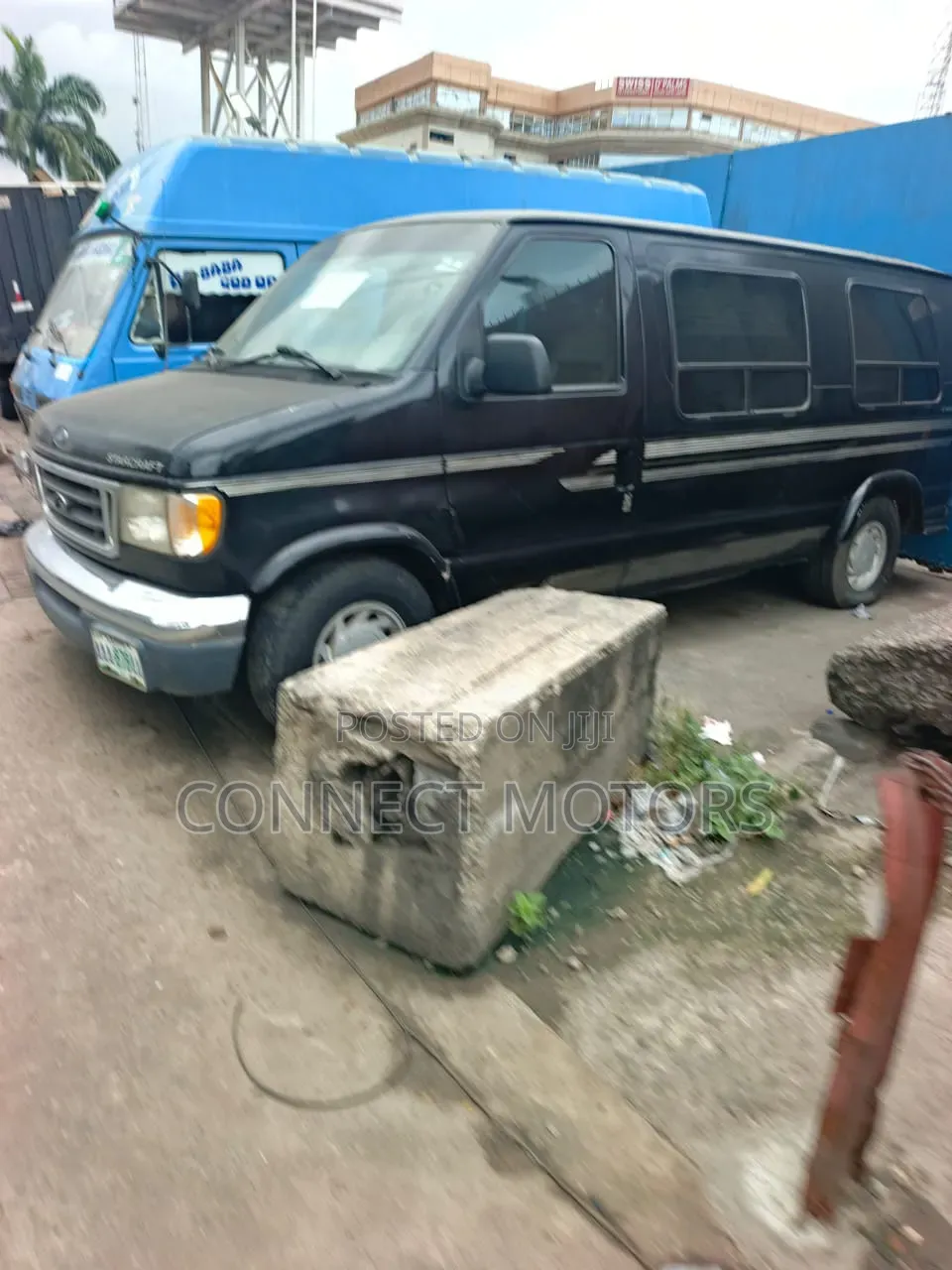Ford E250 2006 Black