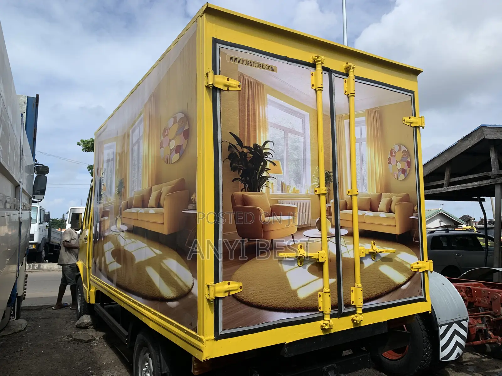Mercedes Benz 3100 1995 Yellow