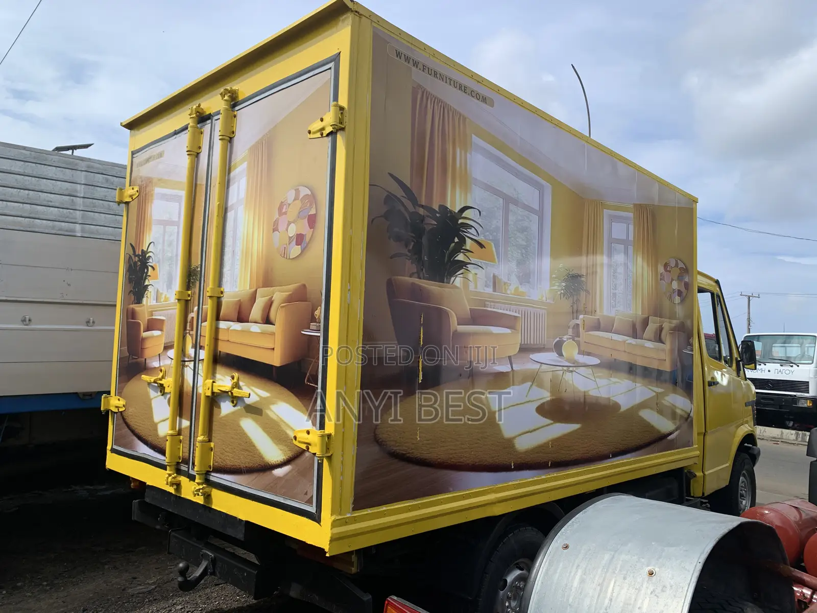 Mercedes Benz 3100 1995 Yellow