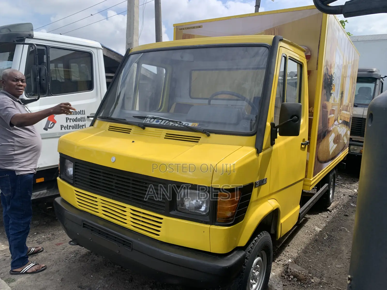 Mercedes Benz 3100 1995 Yellow