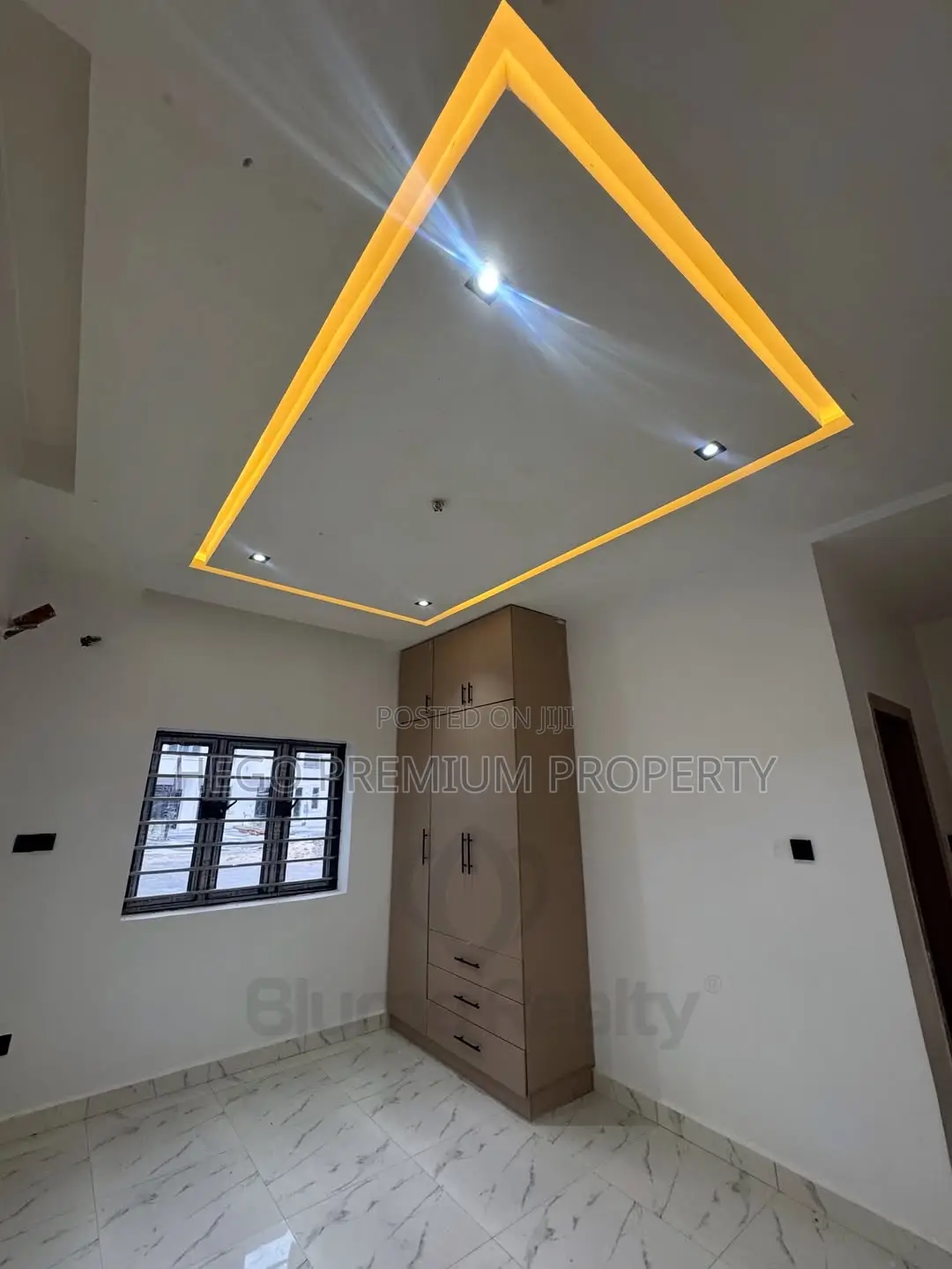 2bdrm Block of Flats in Gito Estate, East West Road for sale