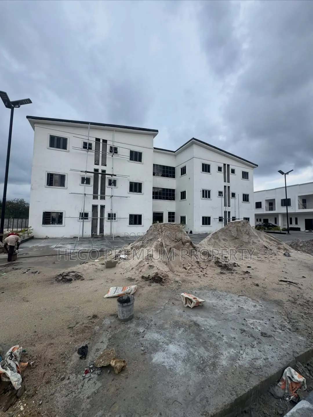 2bdrm Block of Flats in Gito Estate, East West Road for sale