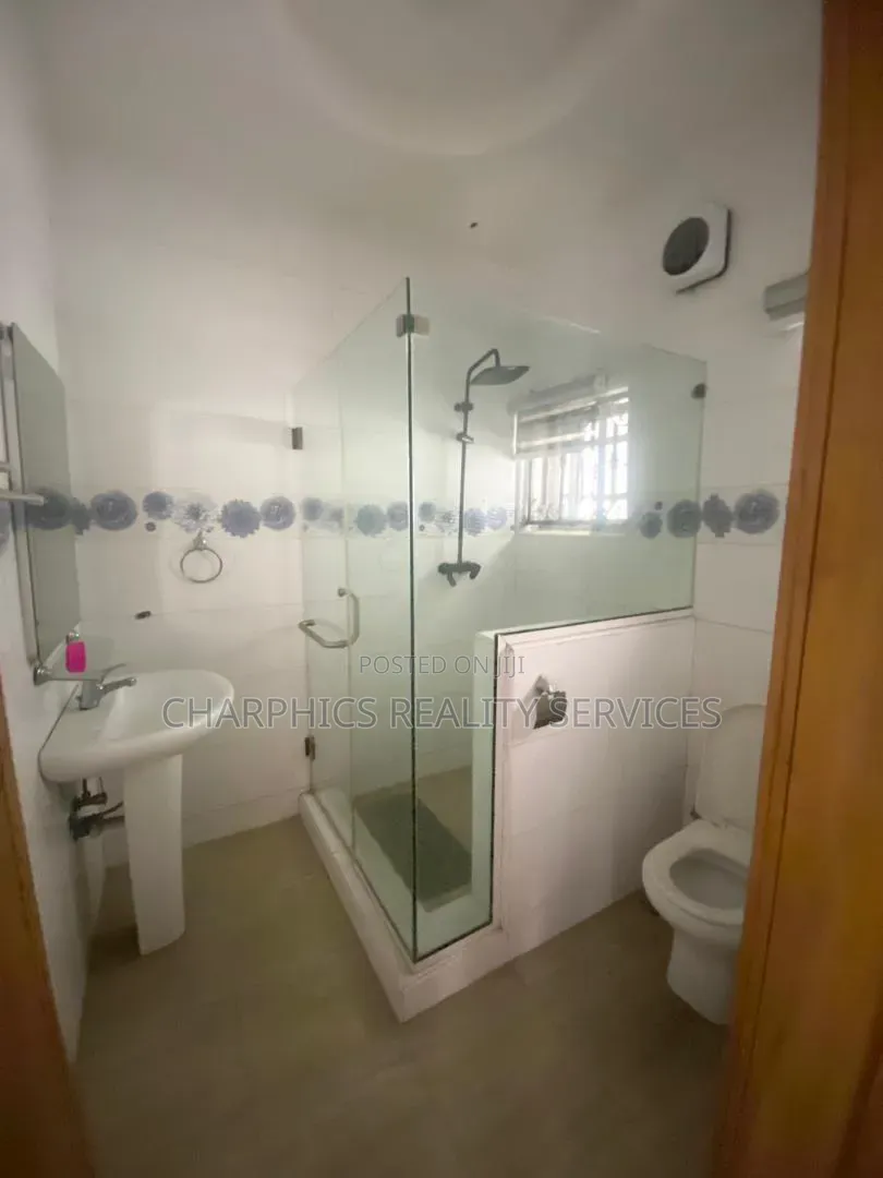 Furnished Studio Apartment in Lekki Phase 1 for rent