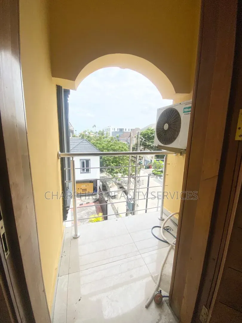 Furnished Studio Apartment in Lekki Phase 1 for rent