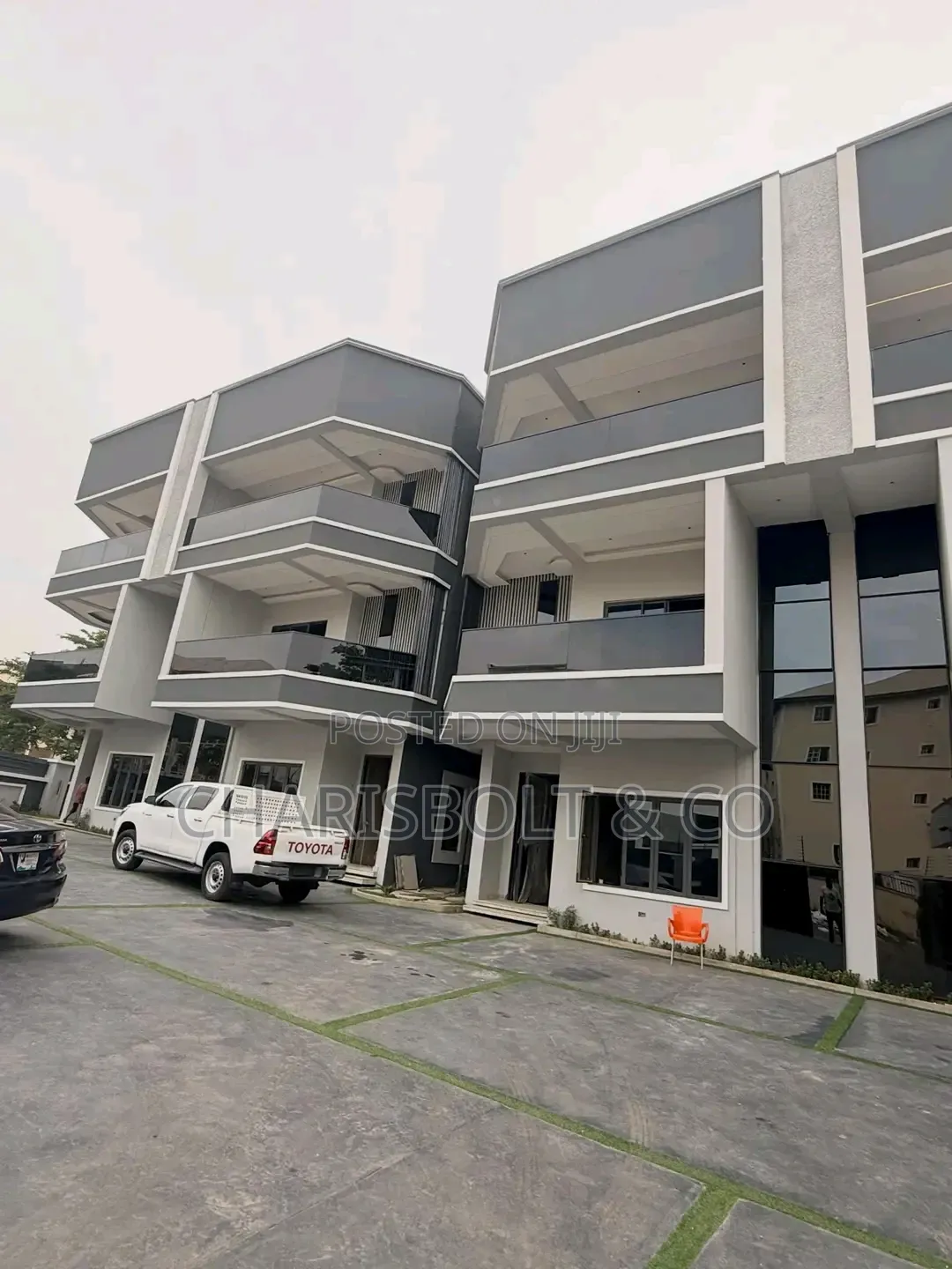 4bdrm Townhouse/Terrace in Utako for sale