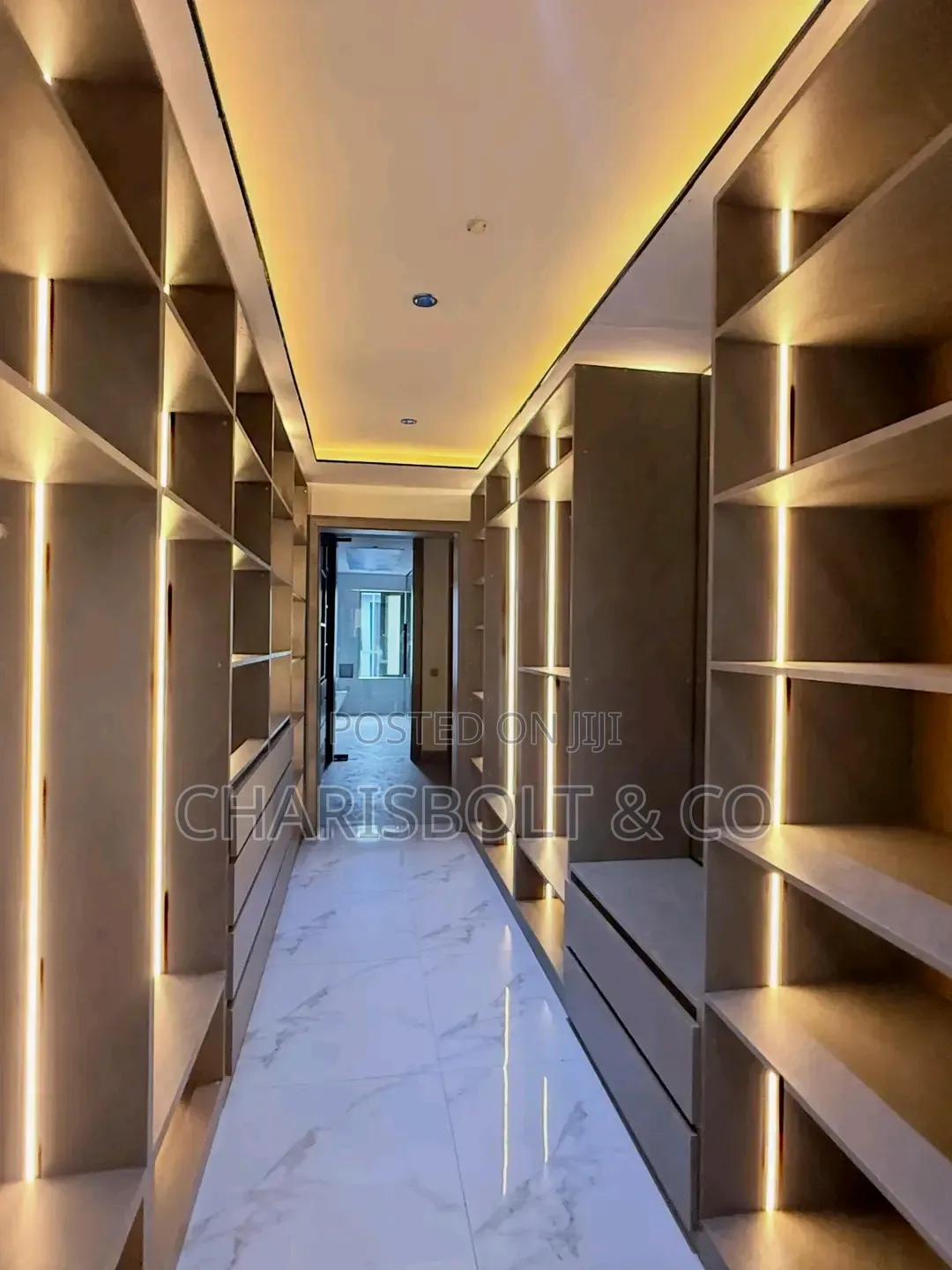 4bdrm Townhouse/Terrace in Utako for sale