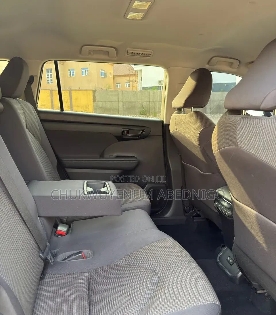 Toyota Highlander L 2021 Black