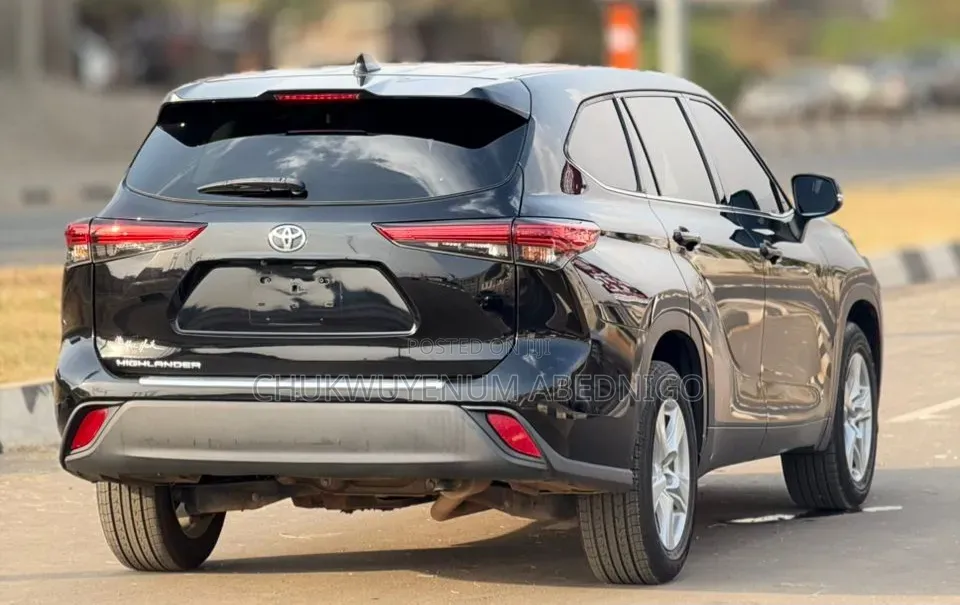 Toyota Highlander L 2021 Black