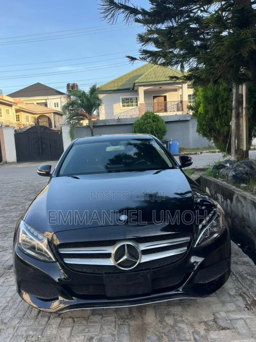 Mercedes-Benz C300 2016 Black