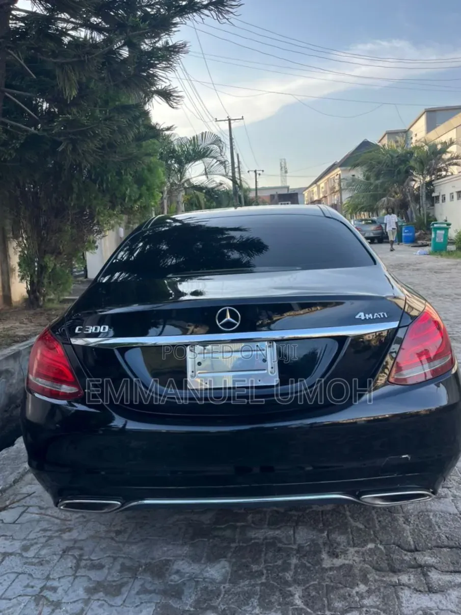 Mercedes-Benz C300 2016 Black