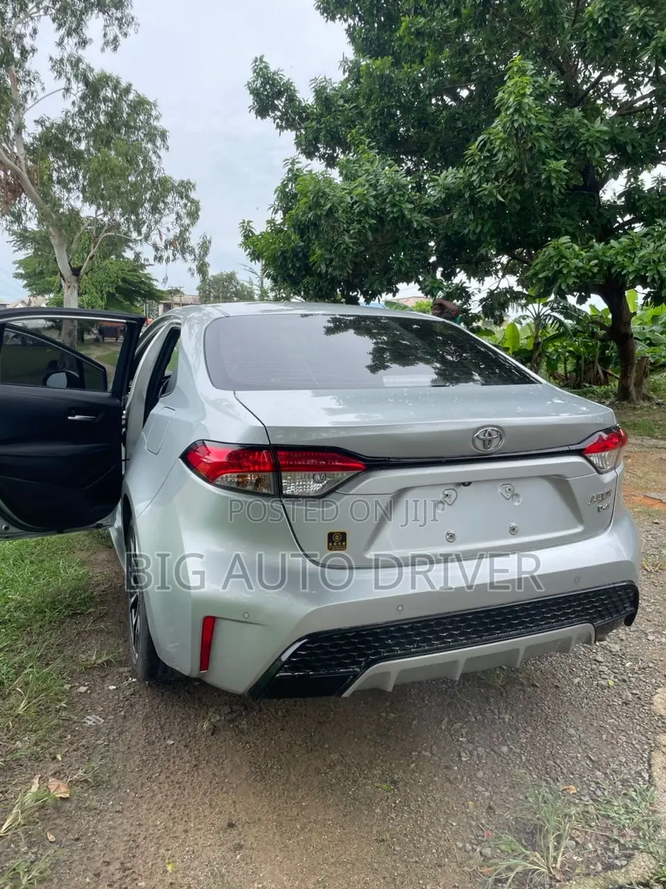 Toyota Corolla XSE 2023 Silver