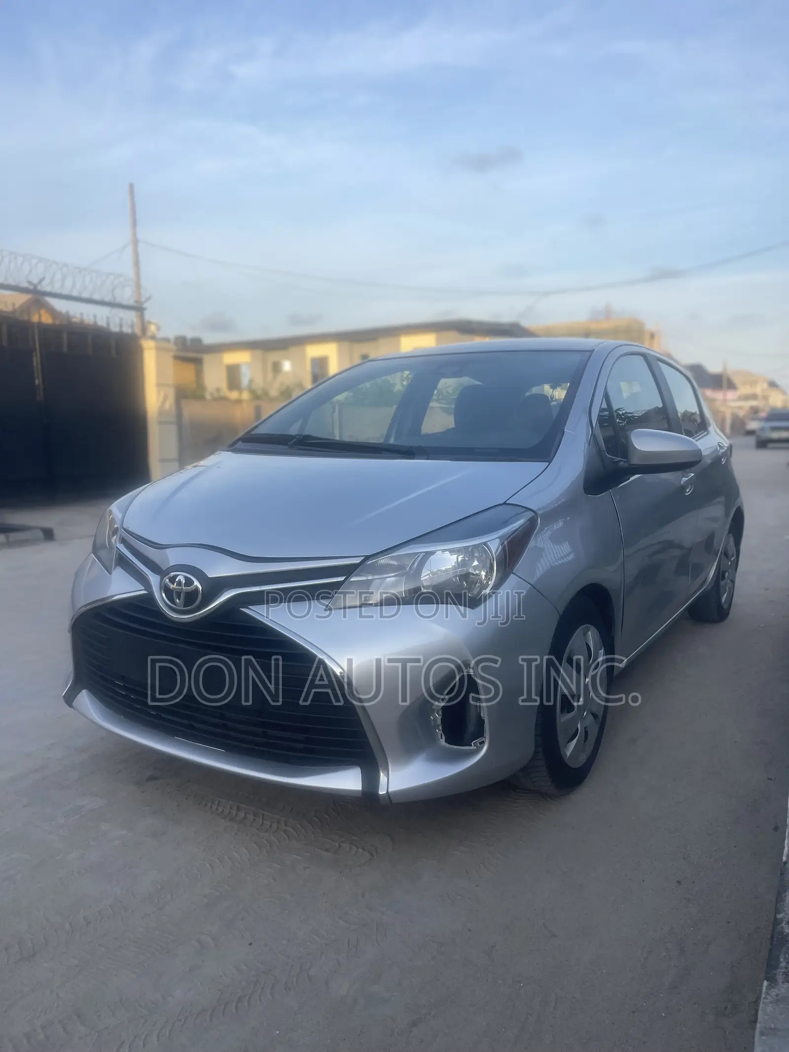 Toyota Yaris 2017 Silver