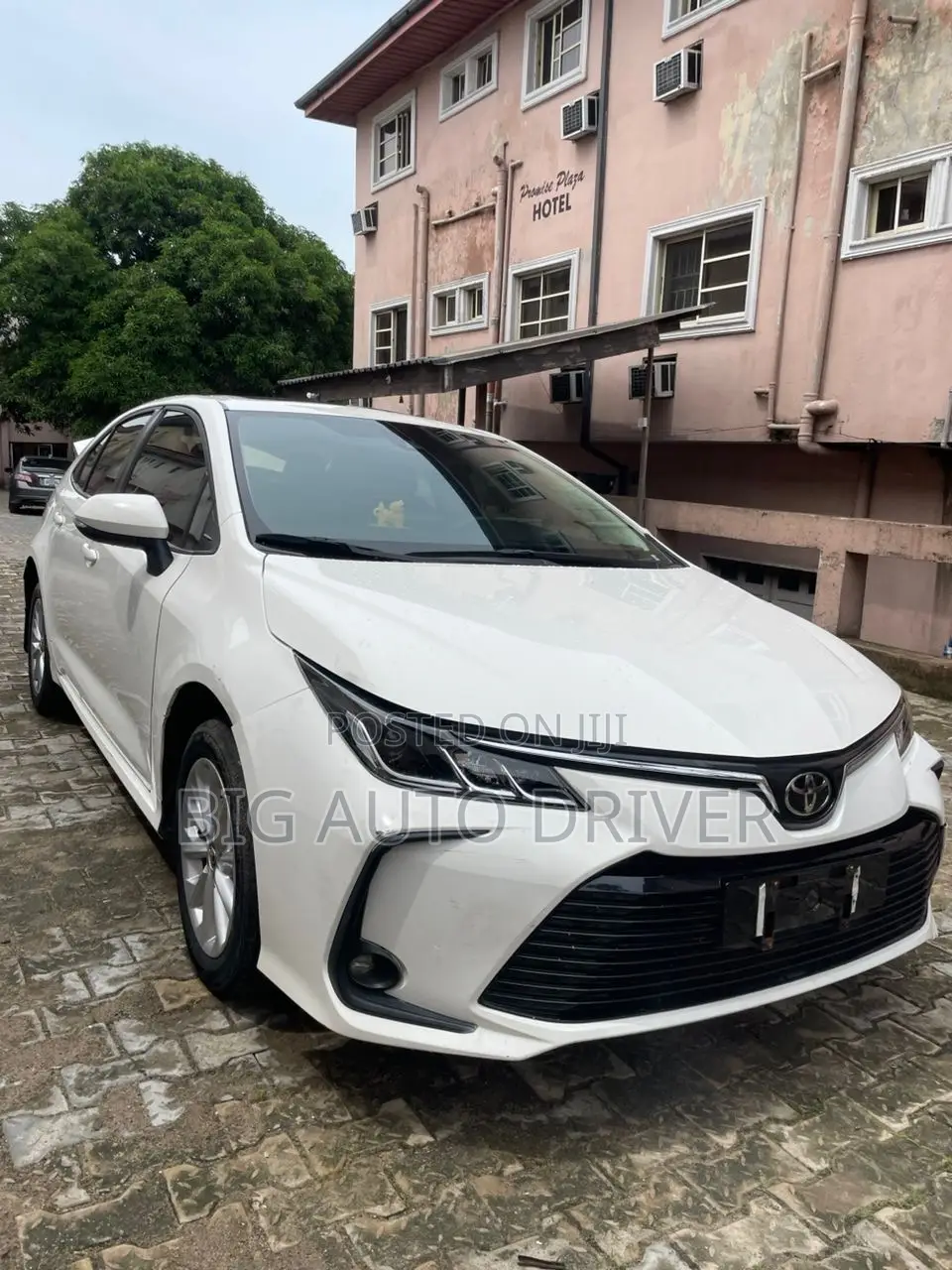 Toyota Corolla SE 2021 White
