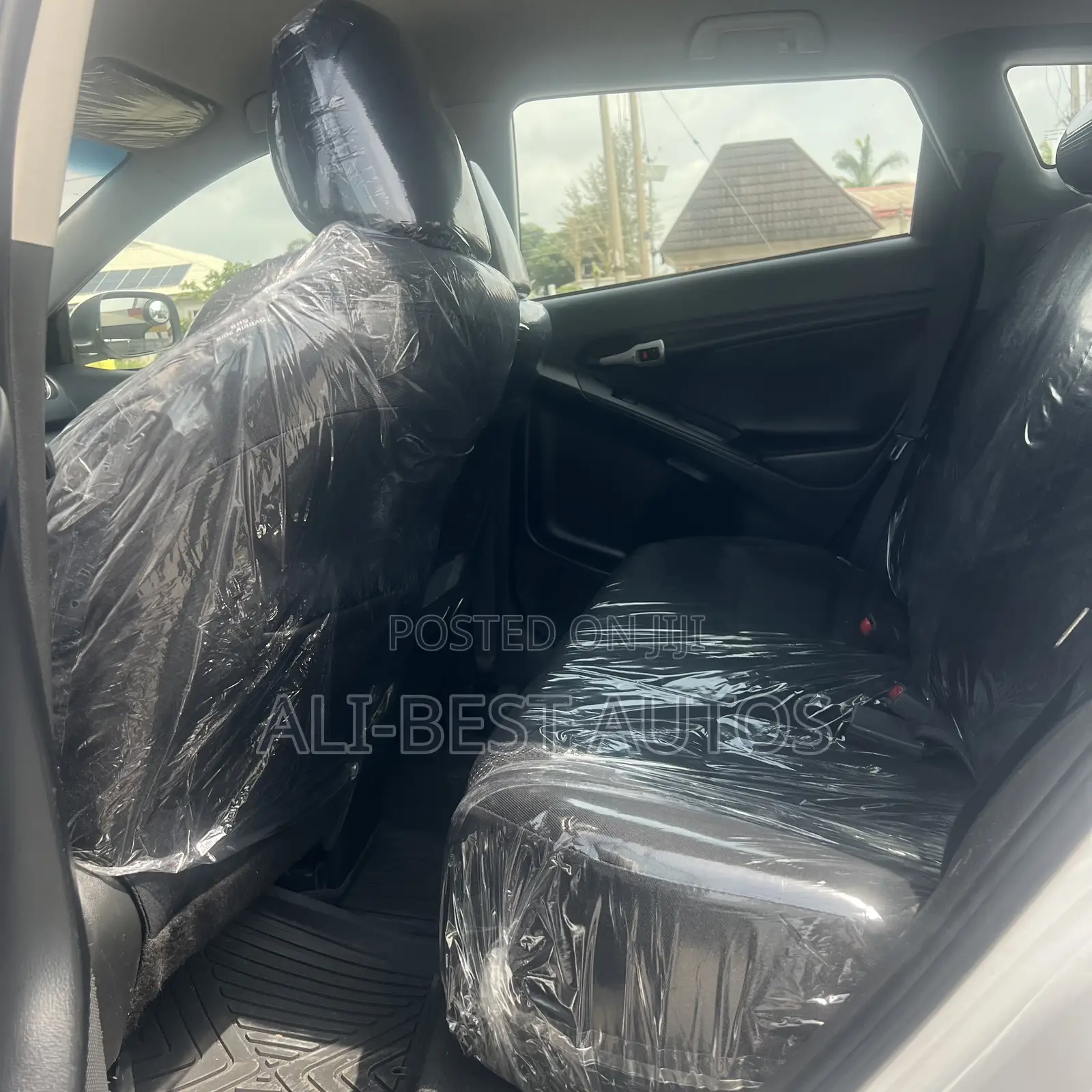 Pontiac Vibe 2009 White