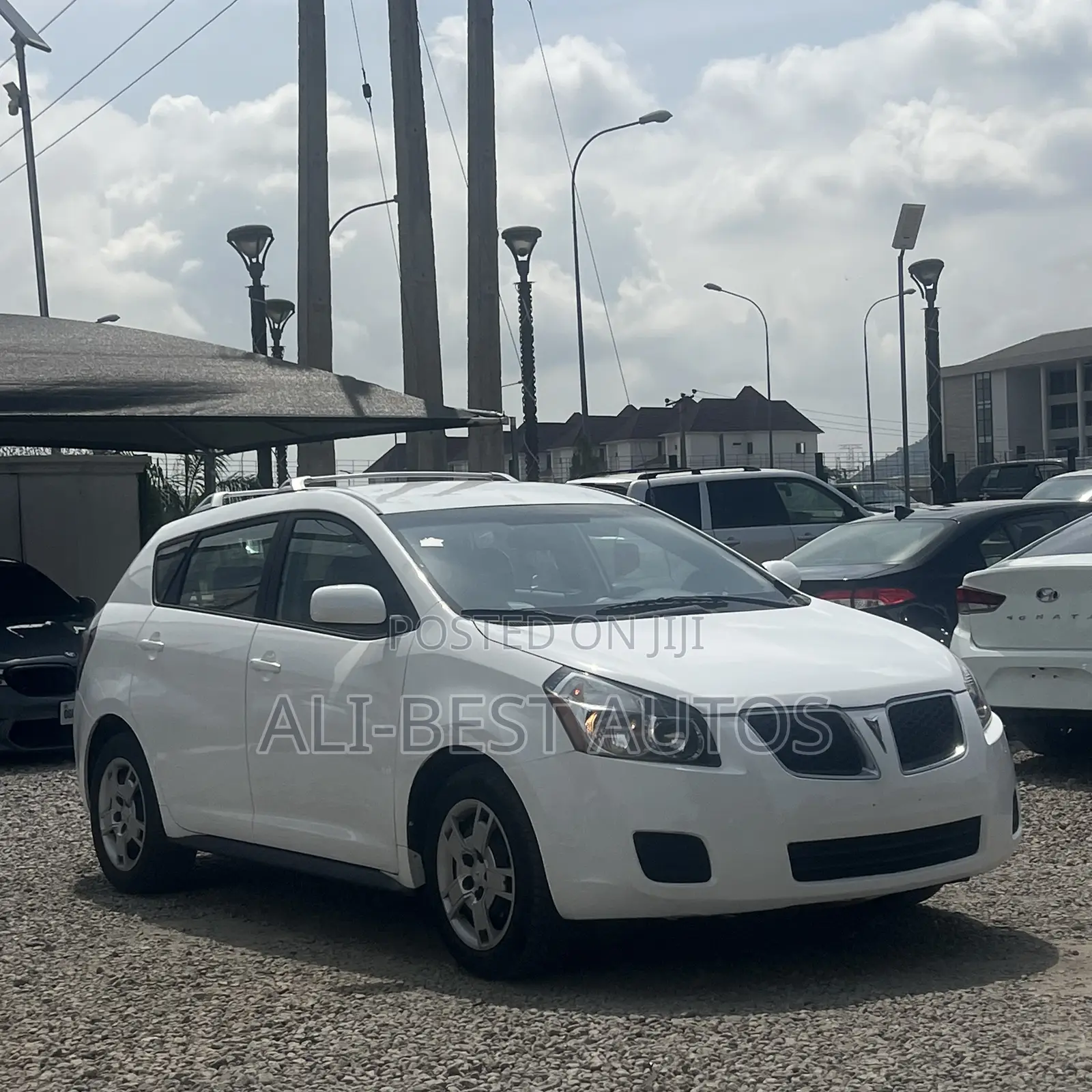 Pontiac Vibe 2009 White