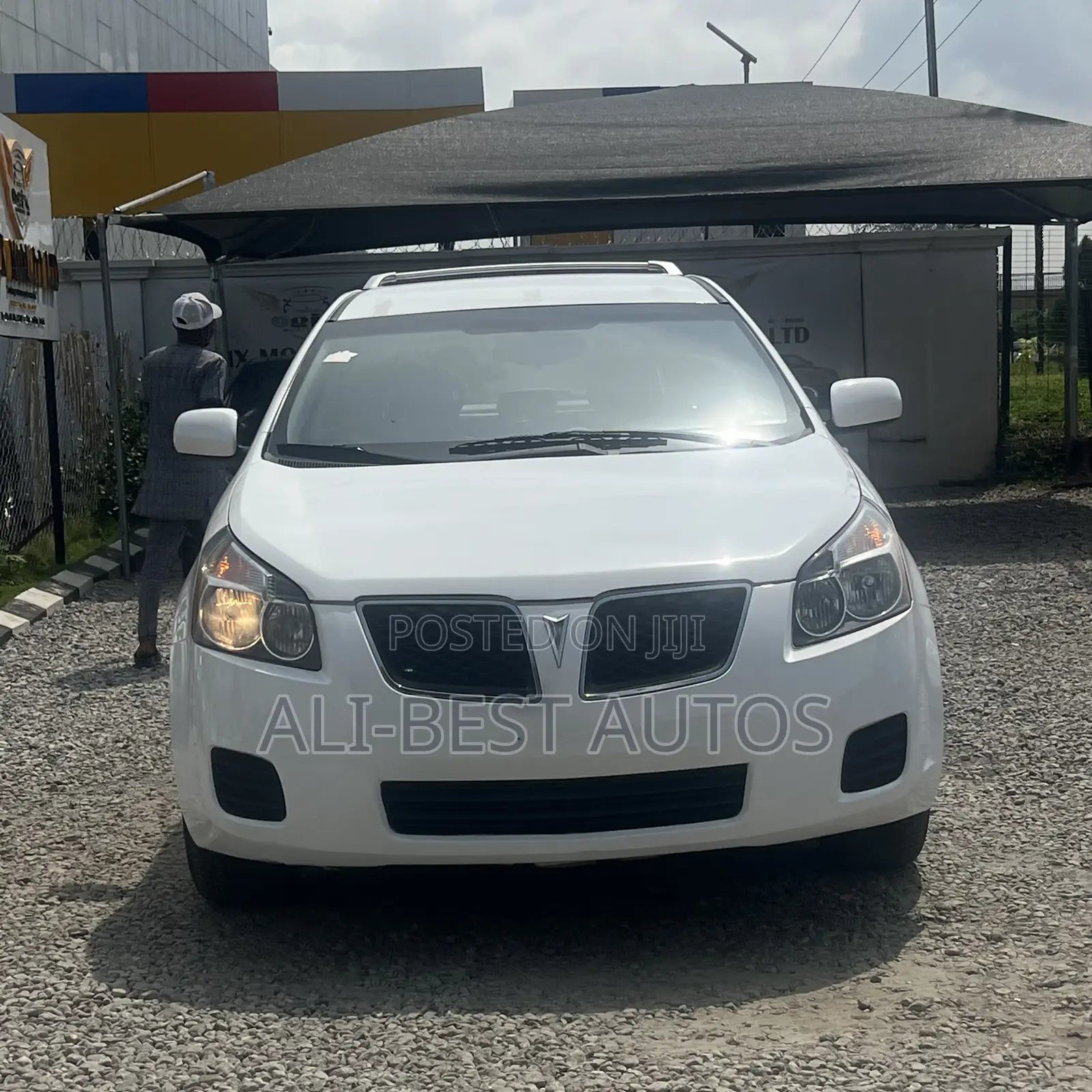 Pontiac Vibe 2009 White