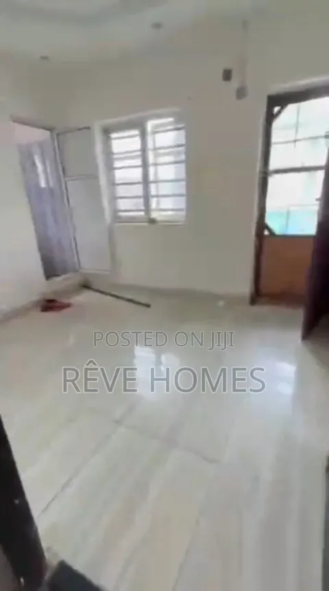 Mini Flat in Akoka for rent