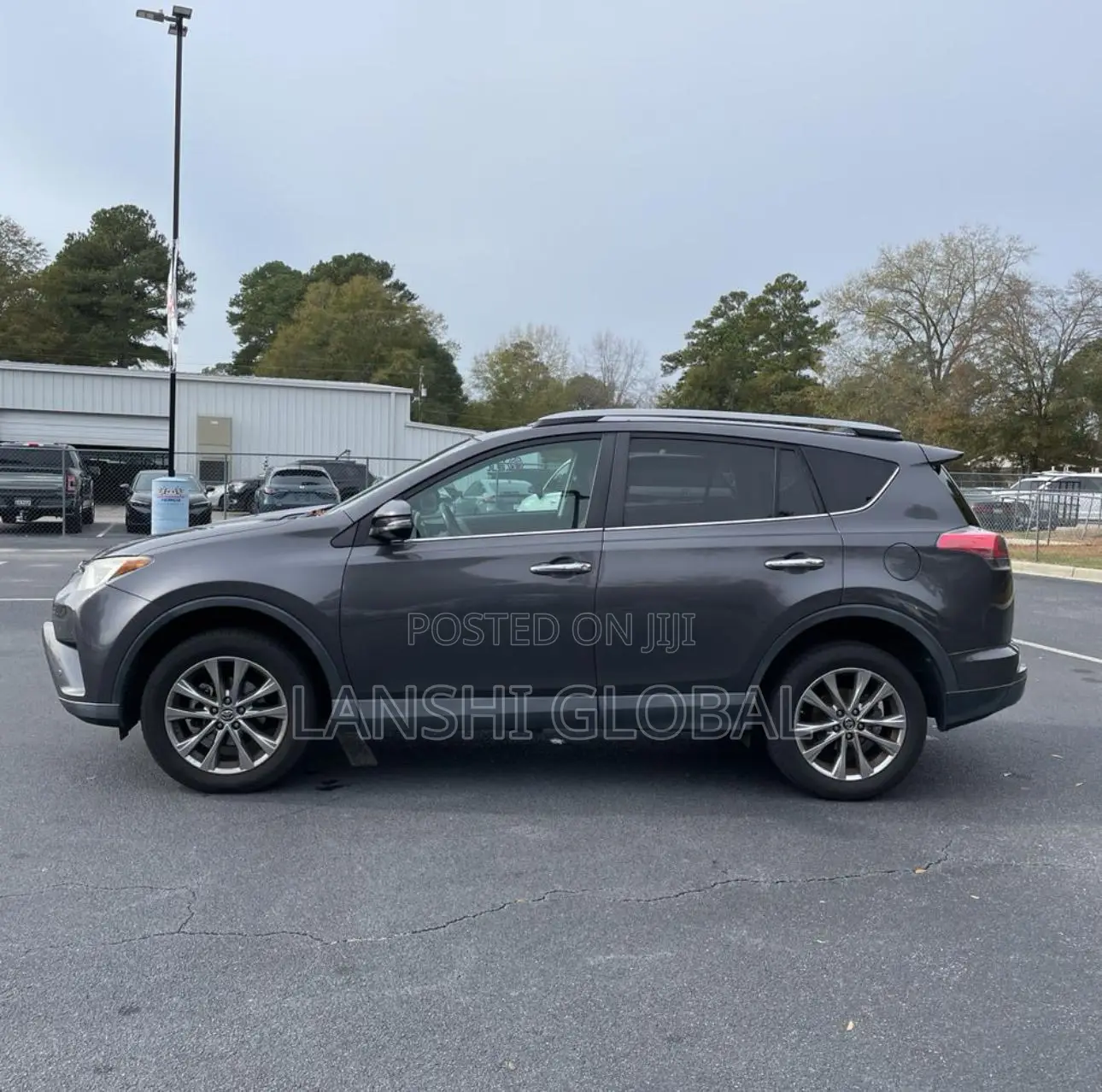 Toyota RAV4 Limited AWD (2.5L 4cyl 6A) 2017 Gray
