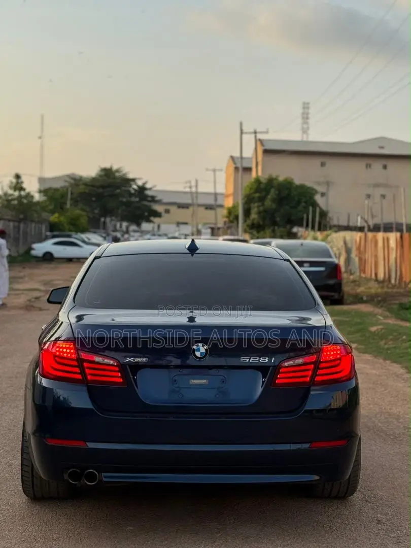 BMW 528i 2013 Blue