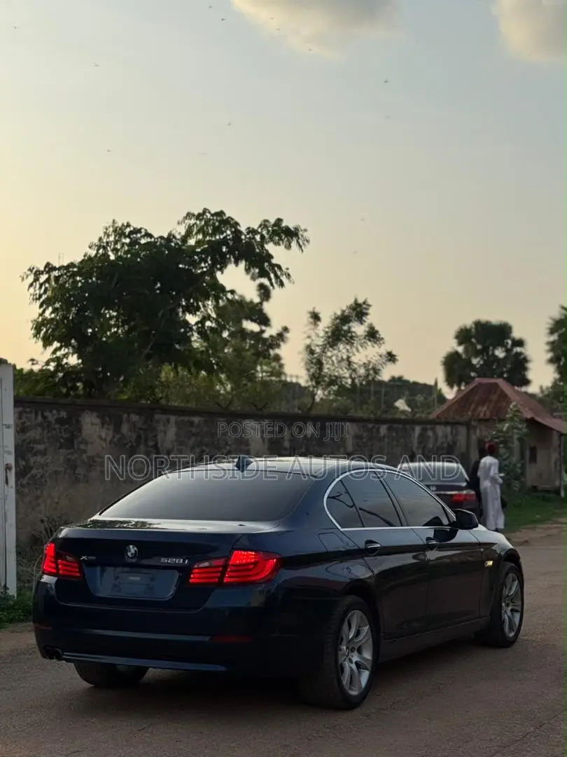 BMW 528i 2013 Blue