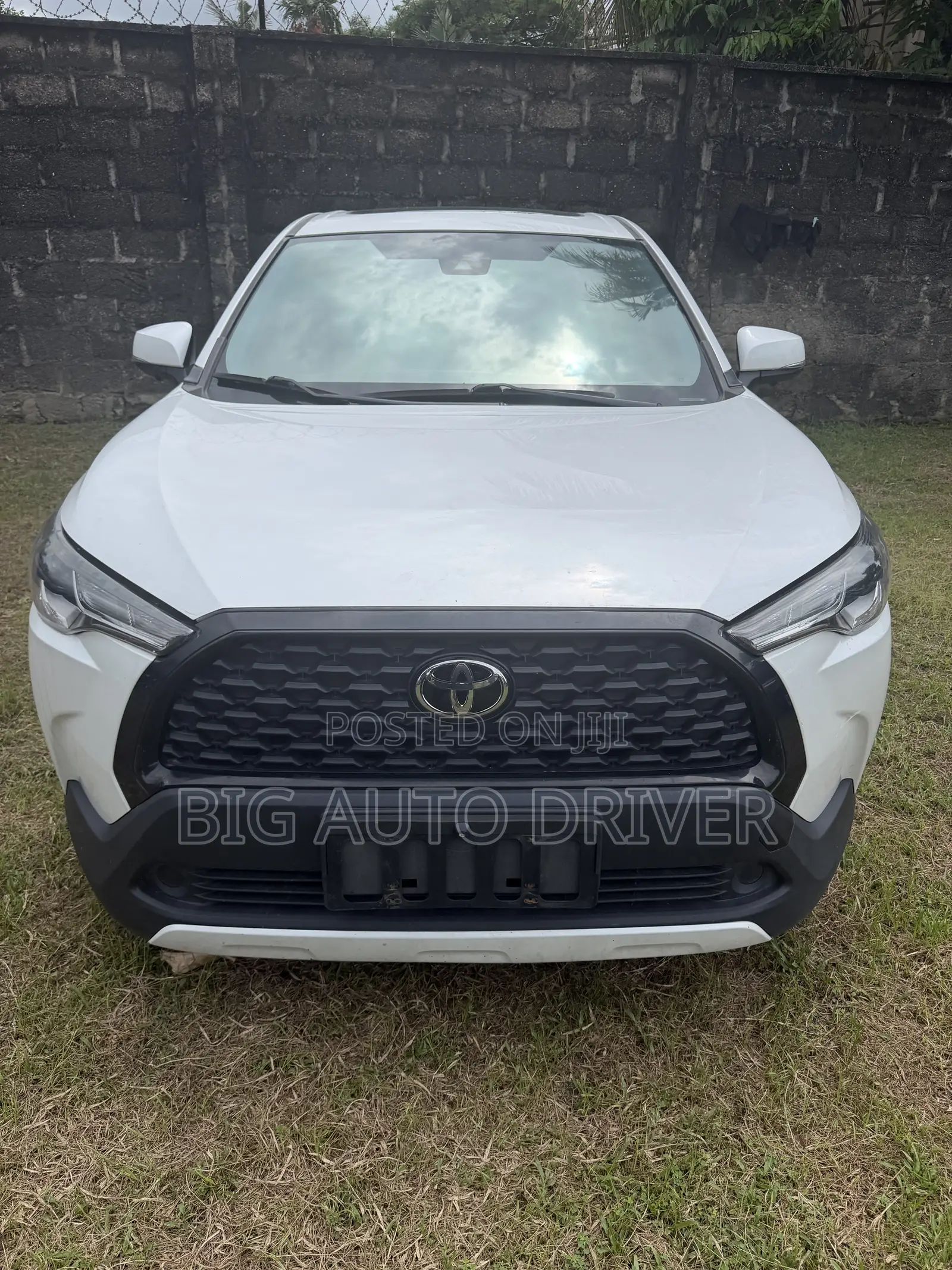 Toyota Corolla Cross LE AWD 2023 White