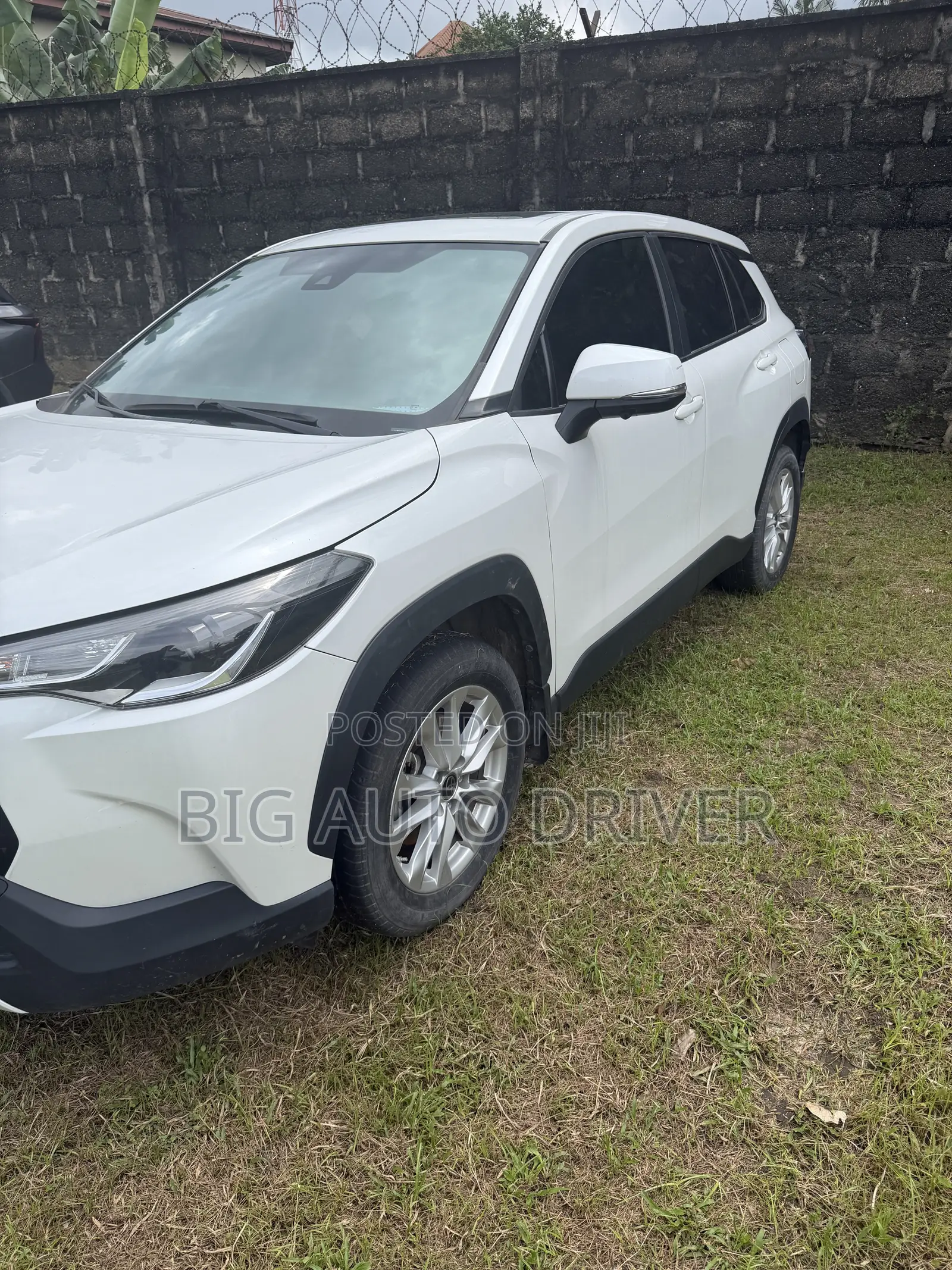 Toyota Corolla Cross LE AWD 2023 White